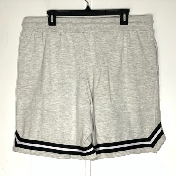 RDI Solid Pique Court Shorts in Heather Grey - Picture 3 of 6